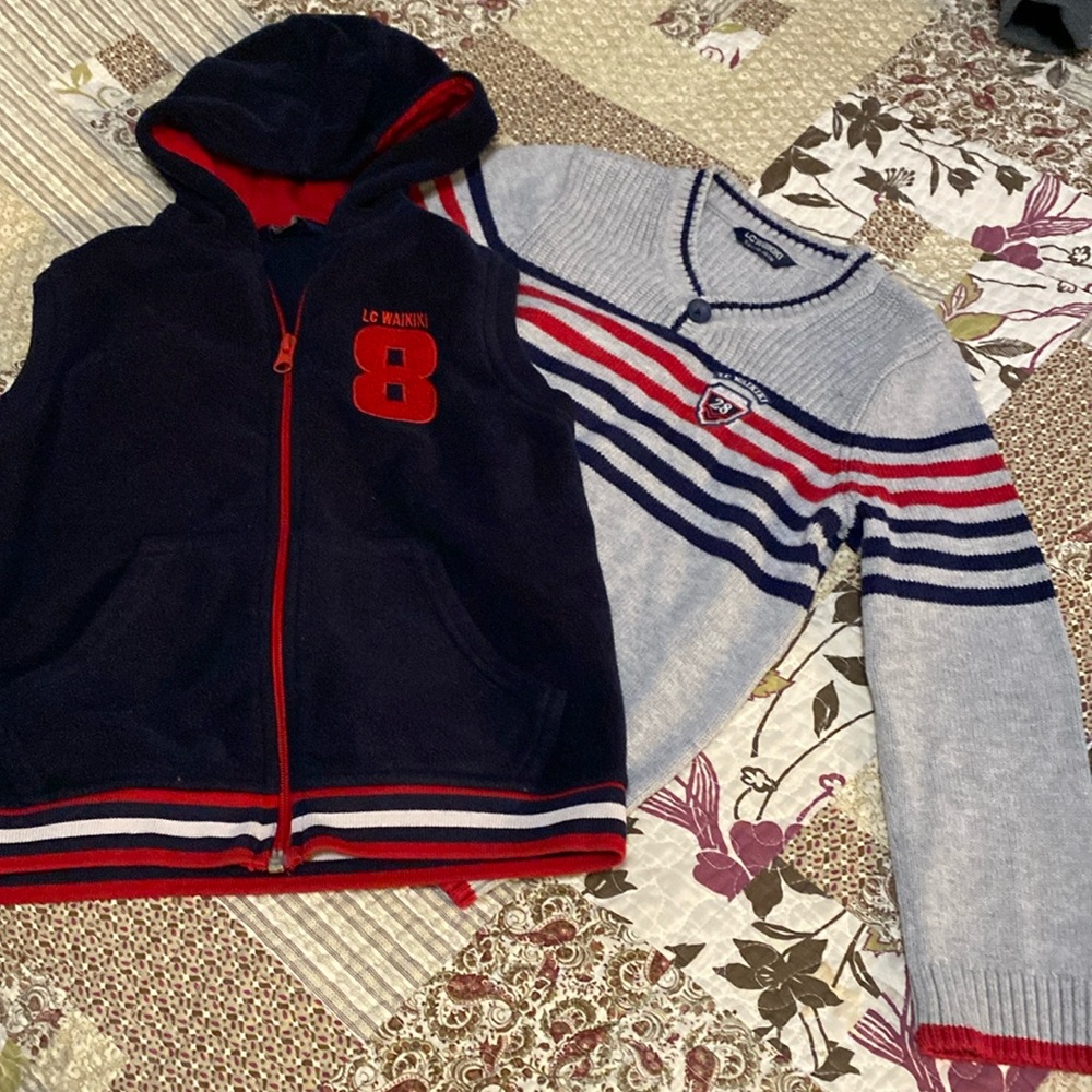 Set of vest and top for boys 5 years.